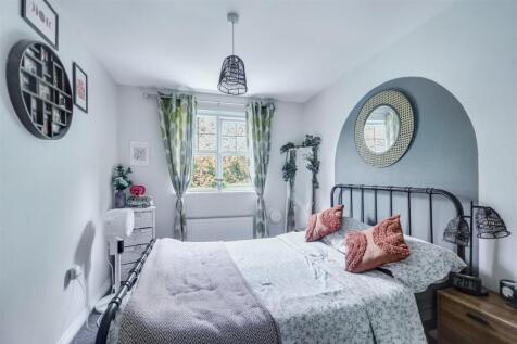 Bedroom 1_1.jpeg