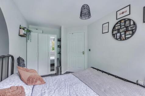 Bedroom 1_2.jpeg