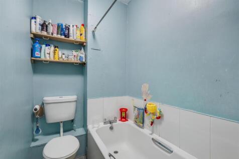 Bathroom 1_1.jpeg