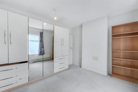 Bedroom 1_2.jpeg