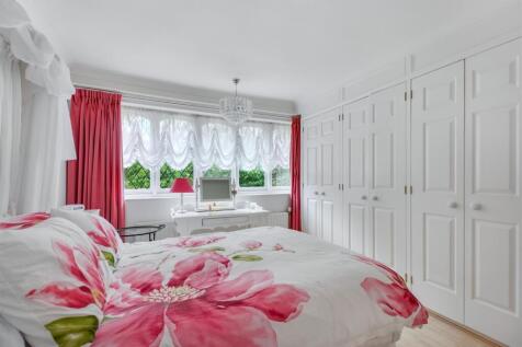 Bedroom 1_2.jpeg