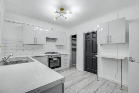 Kitchen_2.jpeg