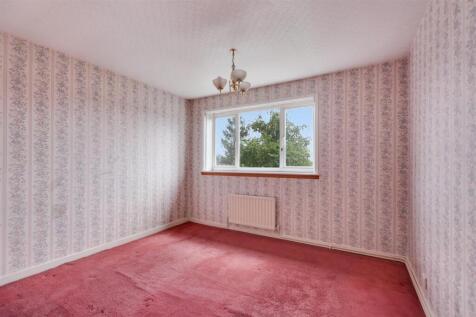 Bedroom 1_1.jpeg