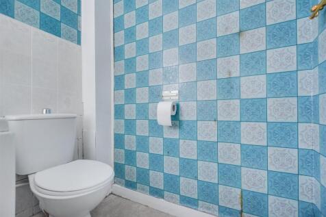 Bathroom_2.jpeg