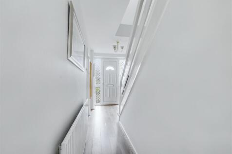 Hallway_1.jpeg