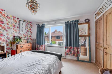 Bedroom 1_2.jpeg