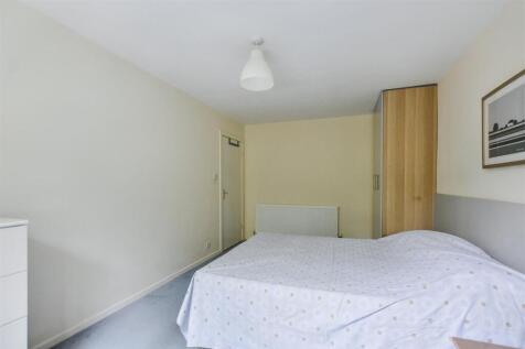 Bedroom 1_2.jpeg