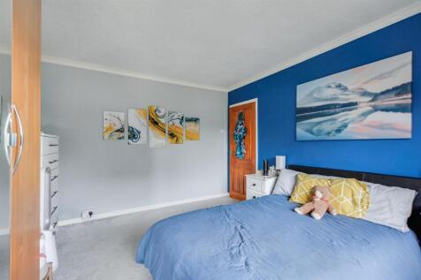 Bedroom 1_2.jpeg