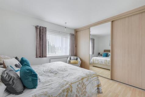 Bedroom 1_1.jpeg