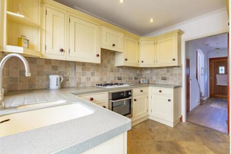 Kitchen (5)-HDR copy.jpg