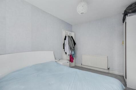 Bedroom 1_2.jpeg