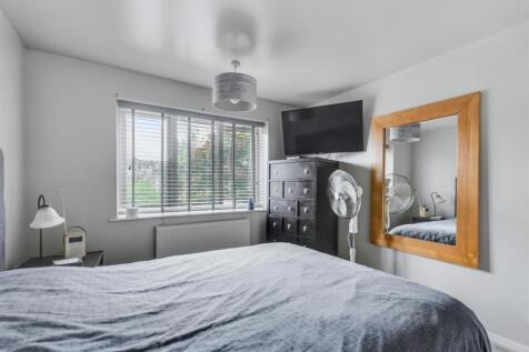 Bedroom 1_2.jpeg