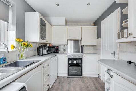 Kitchen_2.jpeg
