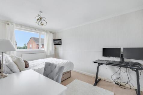 Bedroom 1.jpeg