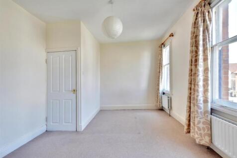 Bedroom One_3.jpeg