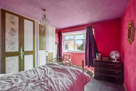 Bedroom 1_1.jpeg