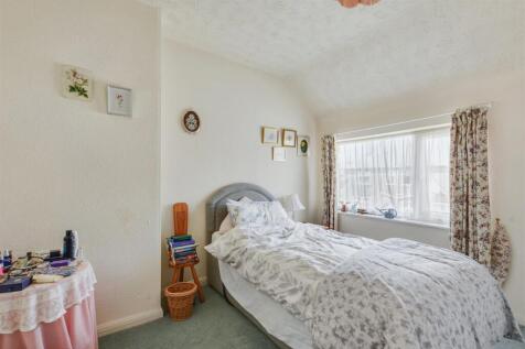 Bedroom 1_1.jpeg