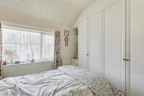 Bedroom 1_2.jpeg