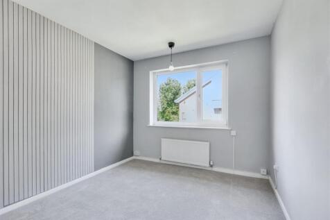 Bedroom 1_1.jpeg