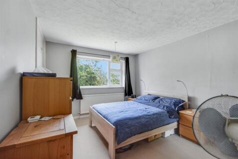 Bedroom 1_1.jpeg