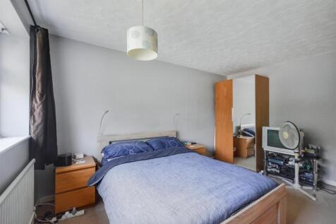 Bedroom 1_2.jpeg