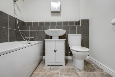 Bathroom 1_1.jpeg