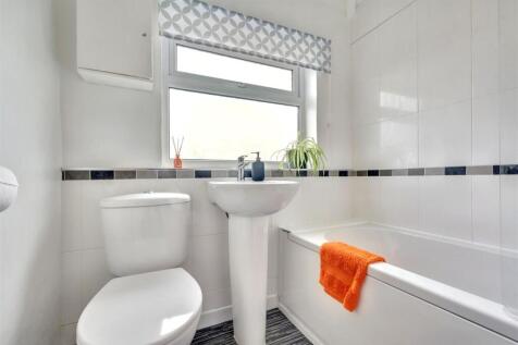 Bathroom_2.jpeg