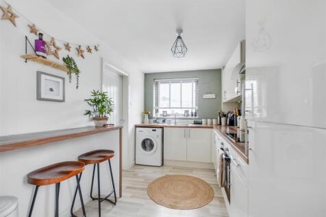 Kitchen_2.jpeg