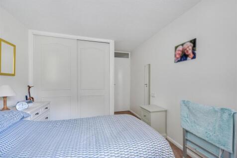 Bedroom 1_2.jpeg