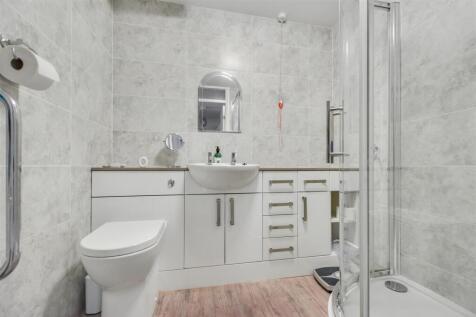 Shower Room.jpeg