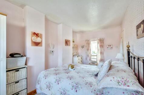 Bedroom One_3.jpeg