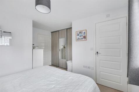 Bedroom 1_2.jpeg