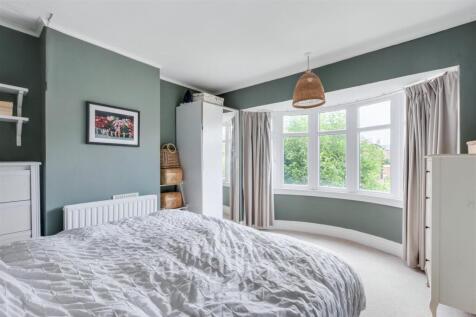 Bedroom 1_1.jpeg