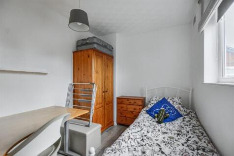 Bedroom 4_2.jpeg