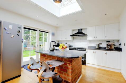 Kitchen_2.jpeg