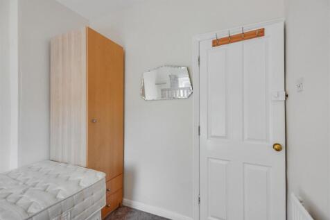 Bedroom 3_2.jpeg