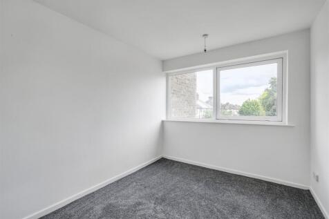 Bedroom 1_1.jpeg