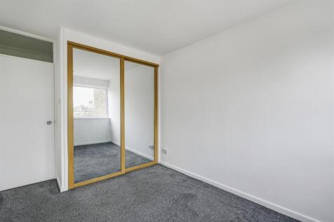 Bedroom 1_2.jpeg