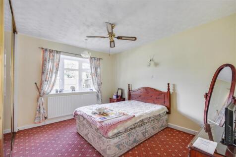 Bedroom 1_1.jpeg