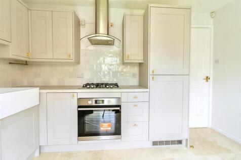 Kitchen 2.jpg