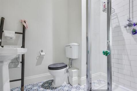 Ensuite 2.jpeg