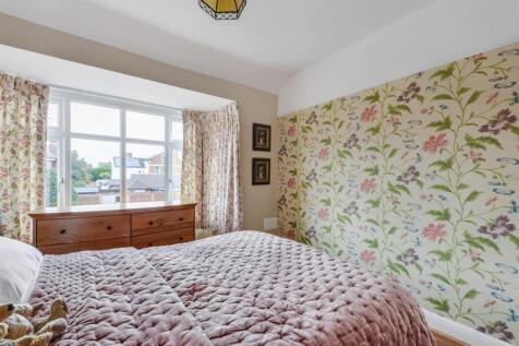 Bedroom 1_1.jpeg
