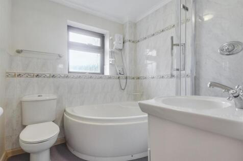 Bathroom_1.jpeg