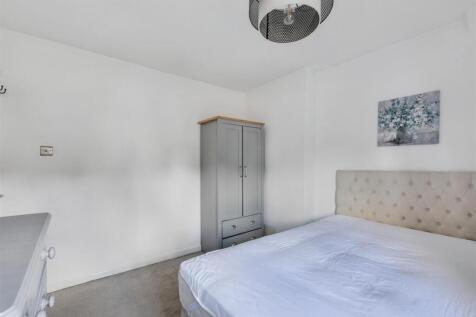 Bedroom 1_2.jpeg