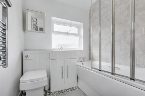 Bathroom_2.jpeg