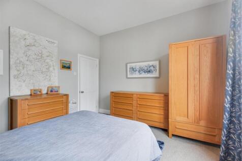 Bedroom 1_2.jpeg