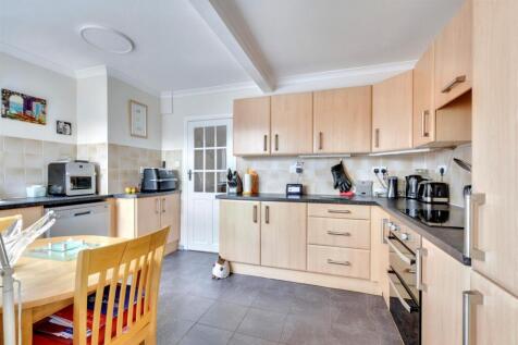 Kitchen_5.jpeg