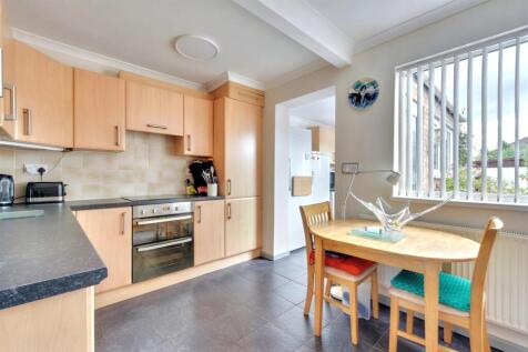 Kitchen_4.jpeg