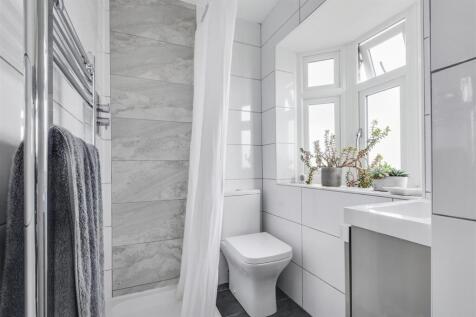 Ensuite.jpeg
