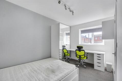 Bedroom 1_1.jpeg
